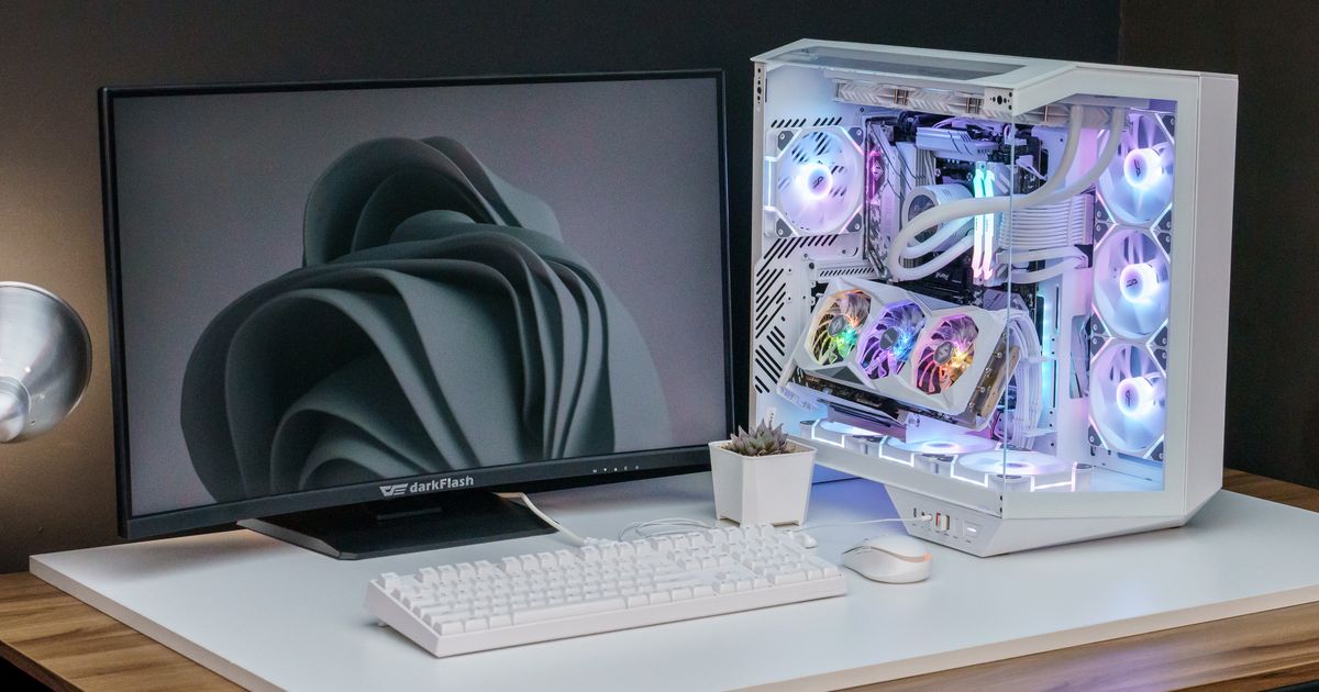 Should You Place Your PC Case on the Desk or the Floor?