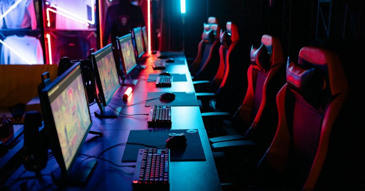 The Ultimate Guide to Gaming Chairs: What They Are, Why Gamers Need Them, and How to Choose the Right Model