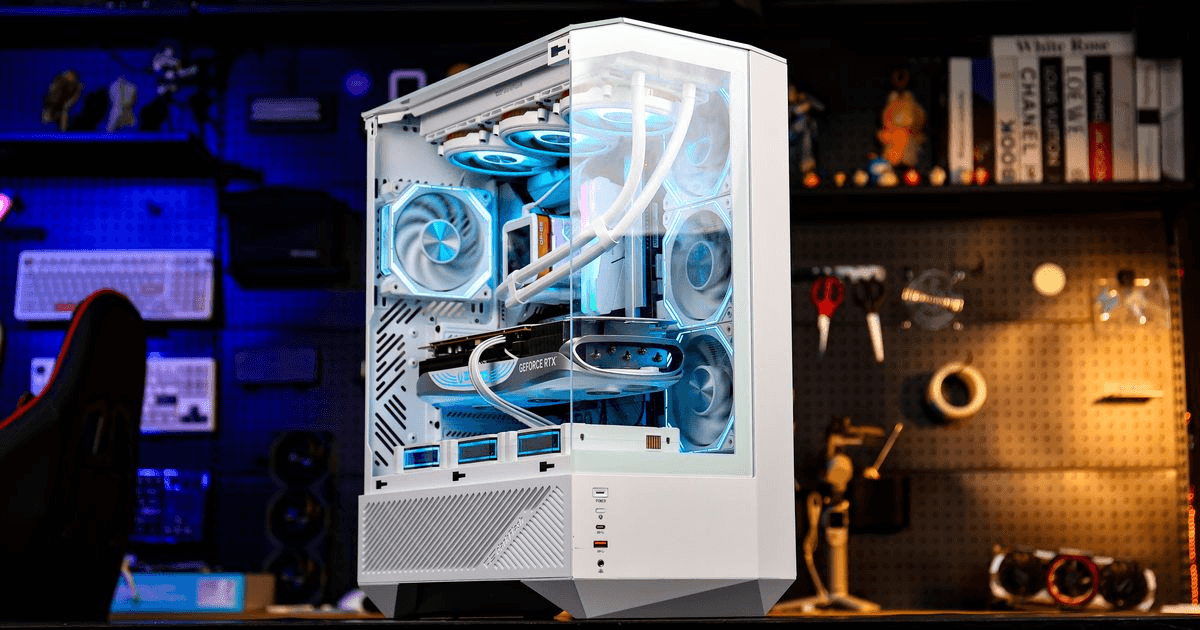 DY460 vs DY470: Which Panoramic PC Case Is Right for Your Build?