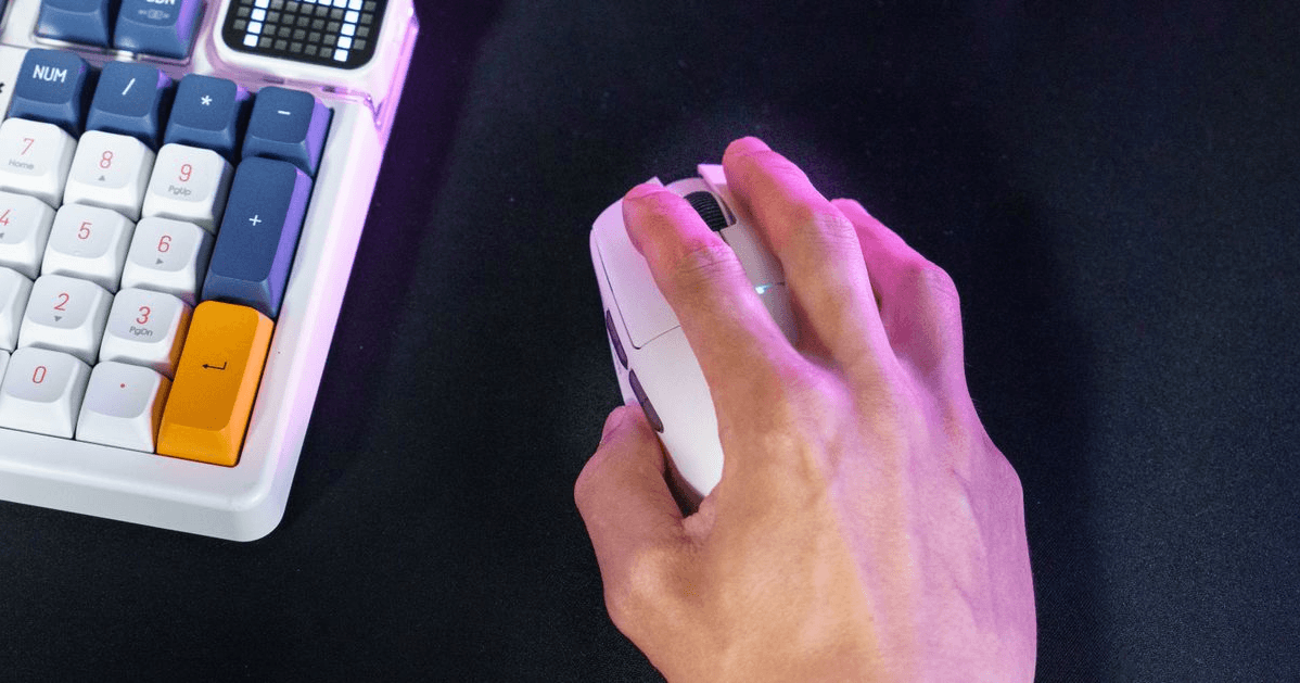 Gaming Mouse Comfort Explained: Why Shape Matters More Than Specs