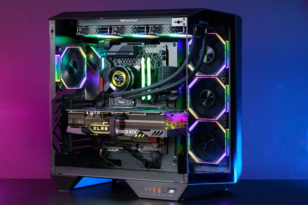 DY470 ATX PC Case